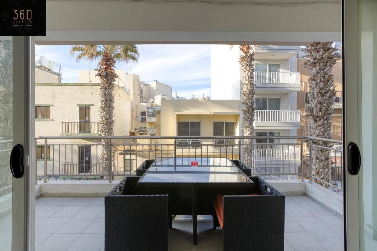 Charming Home Meters From The Seafront With Terrace By 360 Estates セント・ポールズ・ベイ エクステリア 写真