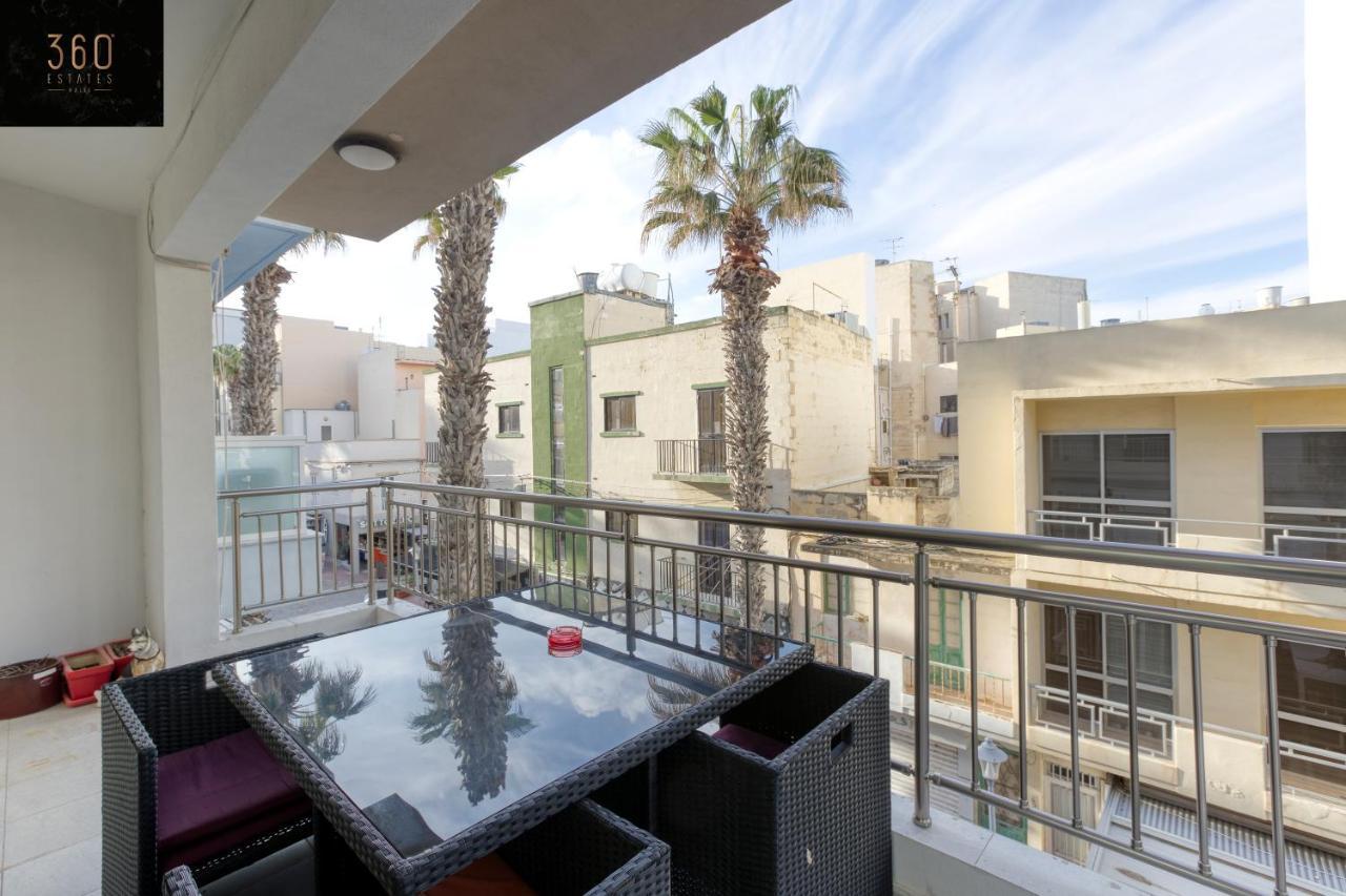 Charming Home Meters From The Seafront With Terrace By 360 Estates セント・ポールズ・ベイ エクステリア 写真