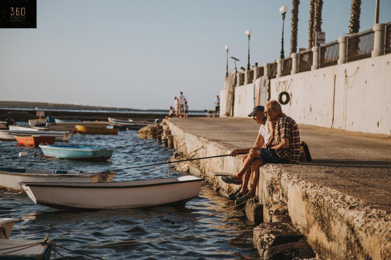 Charming Home Meters From The Seafront With Terrace By 360 Estates セント・ポールズ・ベイ エクステリア 写真